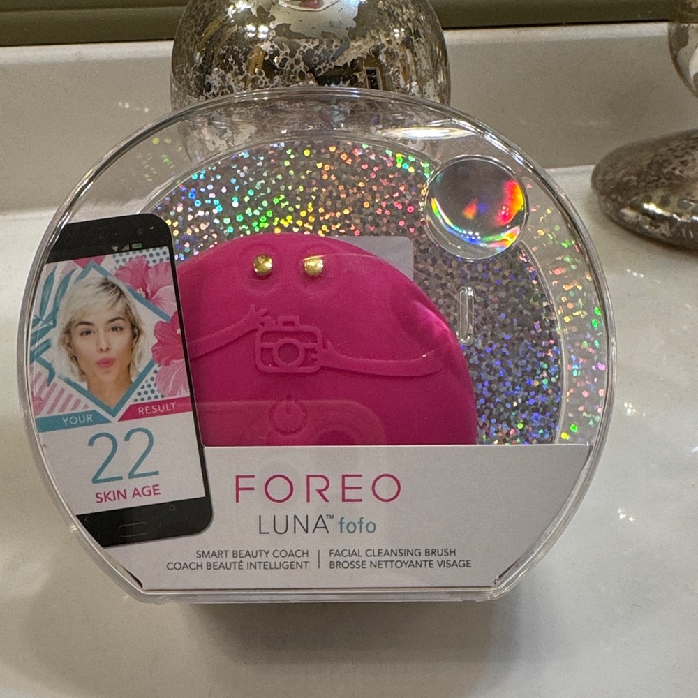 FOREO Luna Fofo Skincare Device - Hot Pink